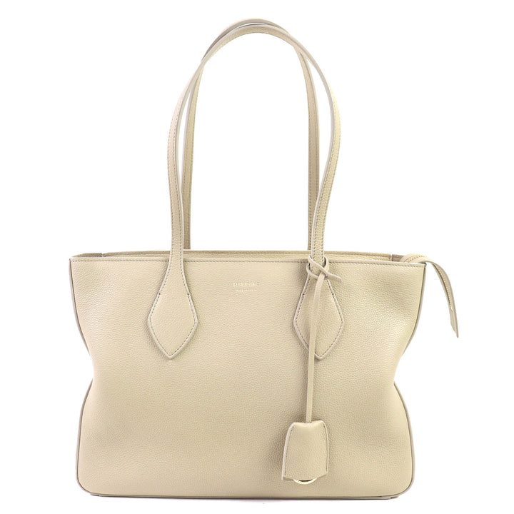 極美品△FERRAGAMO フェラガモ 219861 トートバッグ M カーフレザー クロシェット付き ライトベージュ 保存袋付き 伊製 定価264000円