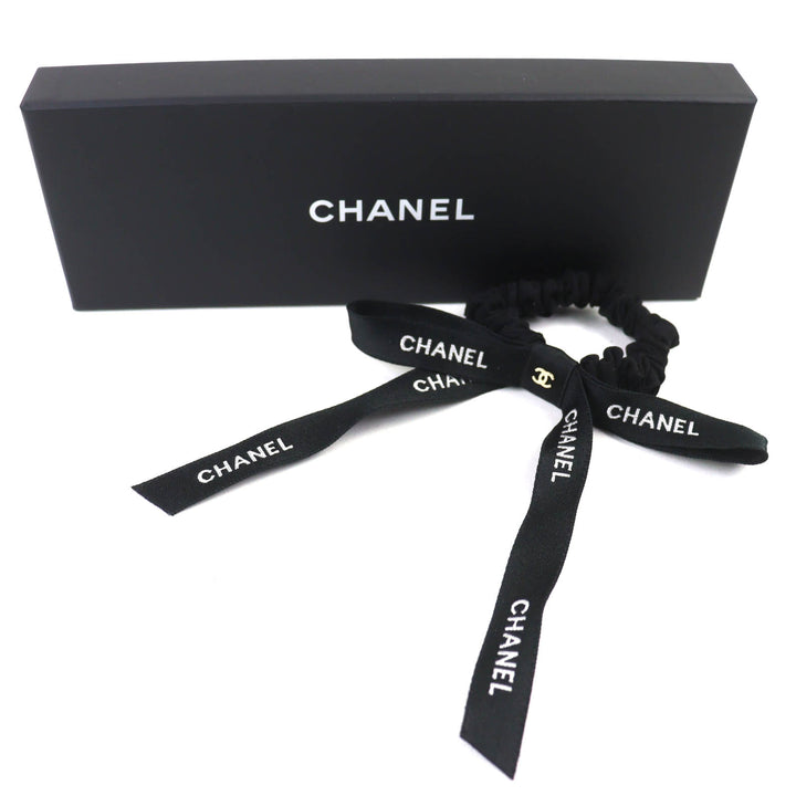 極美品△CHANEL シャネル 24B ココマーク ロゴリボン シュシュ ヘアゴム ヘアアクセサリー ブラック ホワイト 箱付き 仏製 レディース