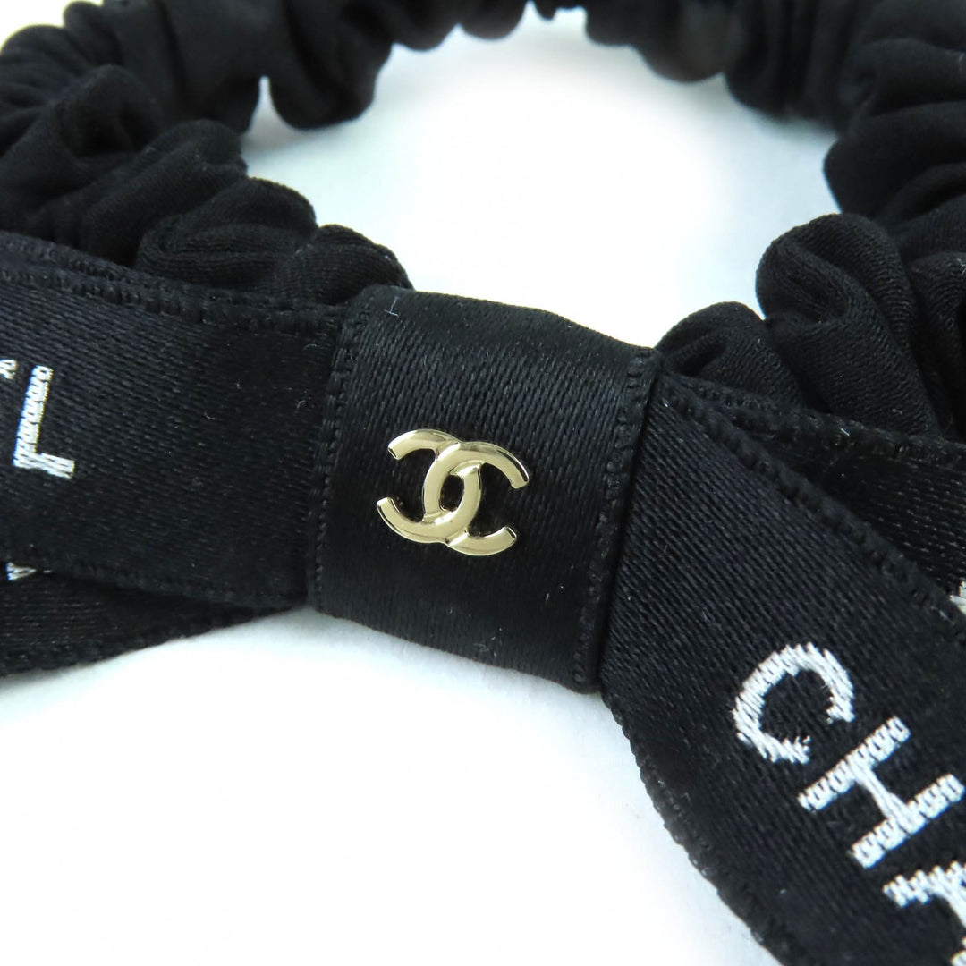 極美品△CHANEL シャネル 24B ココマーク ロゴリボン シュシュ ヘアゴム ヘアアクセサリー ブラック ホワイト 箱付き 仏製 レディース