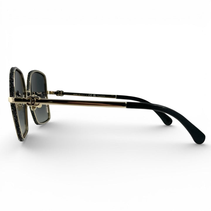 美品▲CHANEL シャネル 4288-Q 現行品 スクエアシェイプ サングラス ブラック ゴールド デニム レザー 57□17 140 定価101200円