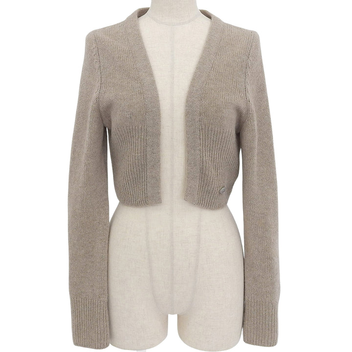 極美品▲FOXEY フォクシー 34687 Cardigan Little カシミヤ100％ ロゴプレート付き ボレロ カーディガン ベージュ 42 日本製 正規品