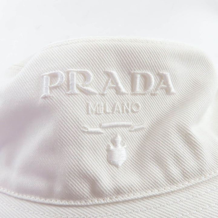 極美品★PRADA プラダ 2023年製 1HC137 コットン100％ ロゴ刺繍入り カットオフ バケットハット ホワイト M 58cm イタリア製 正規品