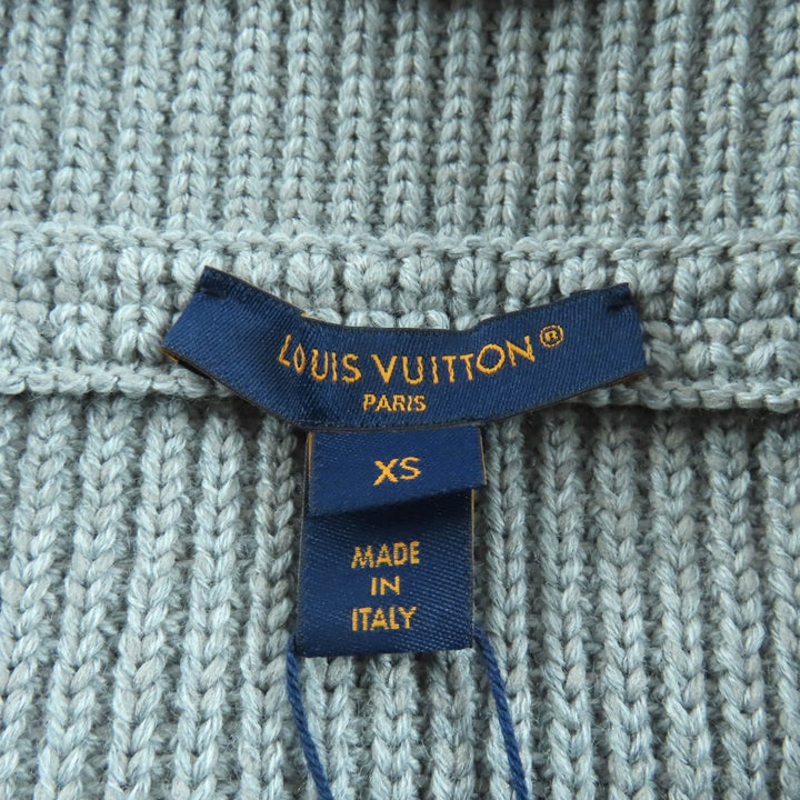 未使用品★LOUIS VUITTON ルイヴィトン 24AW レザーロゴパッチ付 サイドZIP 台形 ニットスカート グレー XS 伊製 正規品 レディース