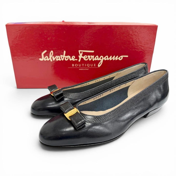 未使用品△Salvatore Ferragamo サルヴァトーレフェラガモ BABY ヴァラリボン リザード型押レザー使い フラットパンプス ネイビー 6 伊製