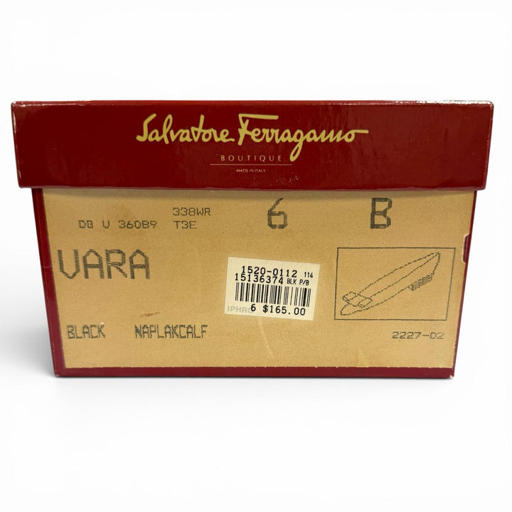 未使用品★Salvatore Ferragamo サルヴァトーレフェラガモ ヴァラ ロゴ金具 リボン付 レザー パンプス ブラック 6 イタリア製 箱付き