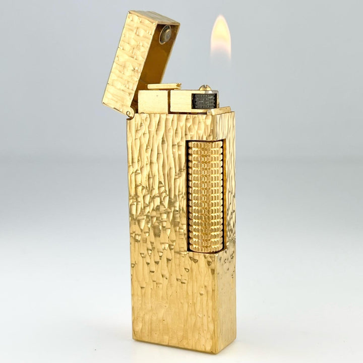 良品▲Dunhill ダンヒル スクエア 総柄 ハンマード加工 ローラー式 喫煙具 ガス ライター ゴールド スイス製 メンズ 着火確認済み