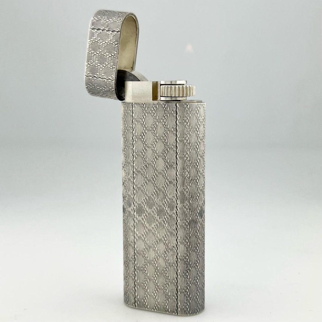 美品▲Cartier カルティエ オーバル ハニカム 総柄 ローラー式 喫煙具 ガス ライター シルバー ケース付き メンズ 着火確認済み