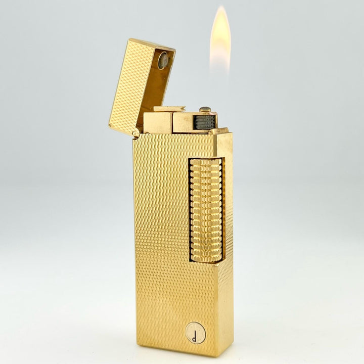 美品▲Dunhill ダンヒル スクエア 総柄 ローラー式 喫煙具 ガス ライター ゴールド ケース付き スイス製 メンズ 着火確認済み