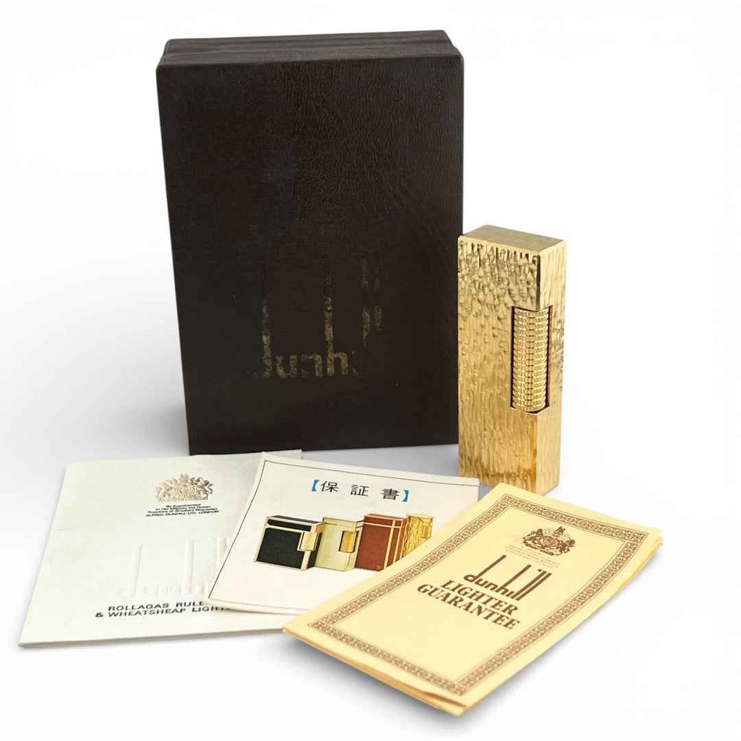 美品▲Dunhill ダンヒル スクエア 総柄 ハンマード加工 ローラー式 ガス ライター ゴールド ケース付き スイス製 メンズ 着火確認済み