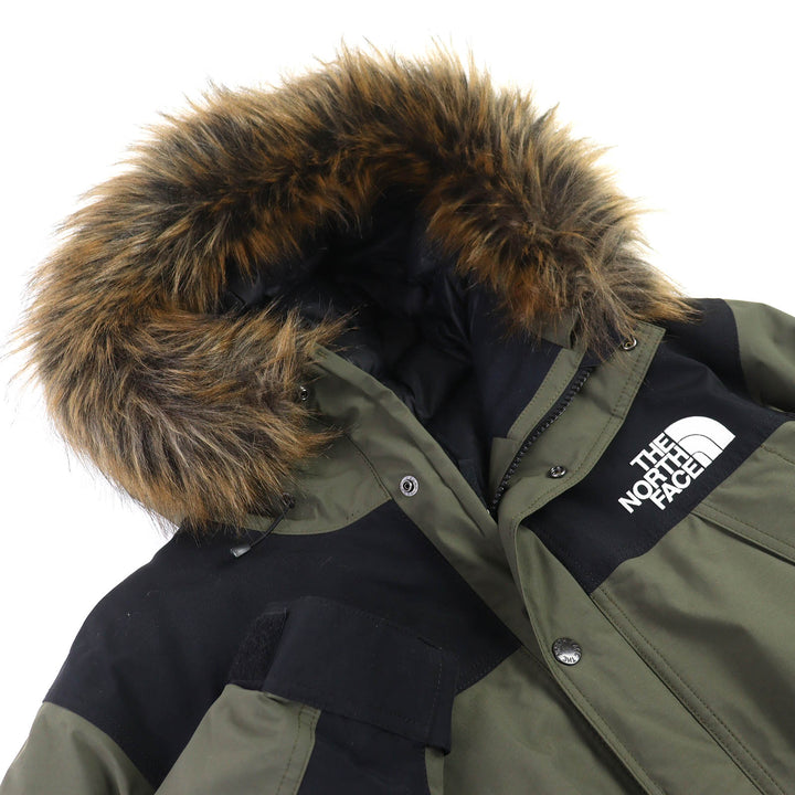 美品△THE NORTH FACE ザ・ノースフェイス ND91935 Mountain Down Coat ゴアテックス ロゴ刺繍 マウンテン ダウンコート カーキ L 正規品