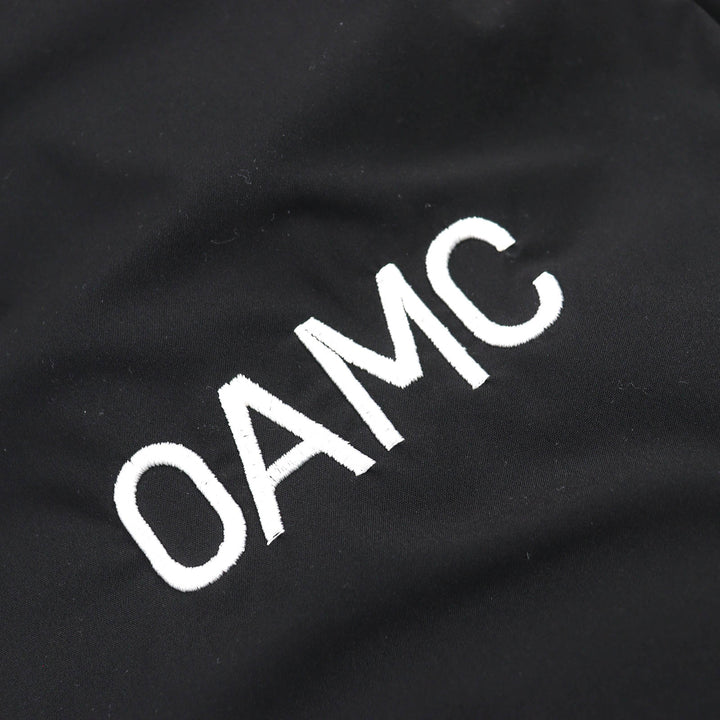 極美品△OAMC オーエーエムシー 22AW 22A280AU63 Peacemaker LITHIUM DOWN JACKET ロゴ刺繍 フード付き ダウンジャケット 黒 L 正規品