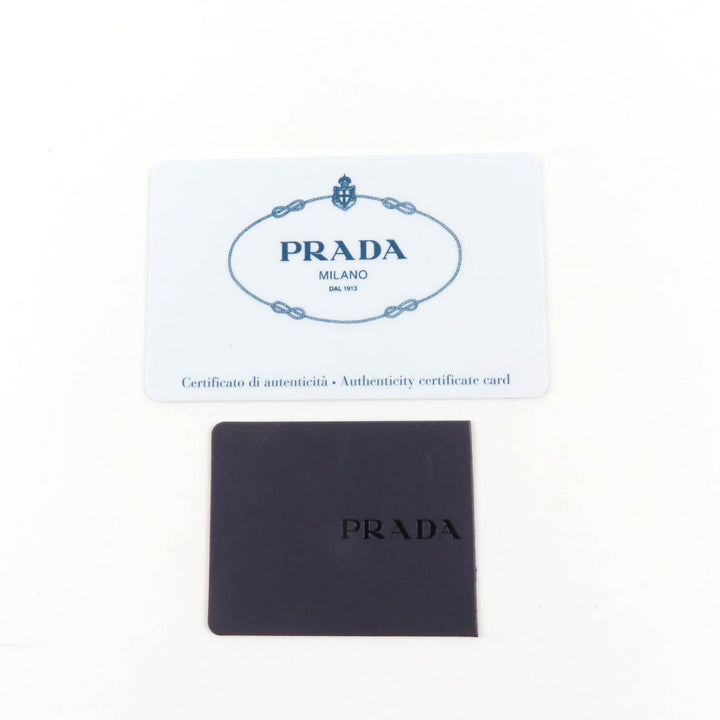 極美品★PRADA プラダ 1ZD002 サフィアーノレザー ストラップ付 トライアングルロゴ Airpodsd エアポッズ ケース ブラック レディース