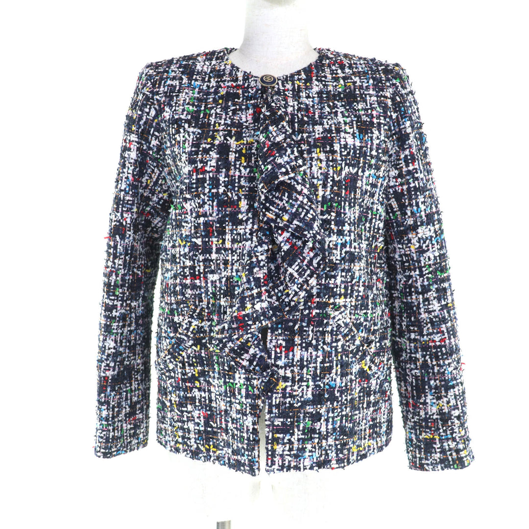 未使用品★CHANEL シャネル P62686 裏地シルク100％ ココマークボタン付 ミックスツイード フリル ノーカラージャケット マルチ 34 仏製