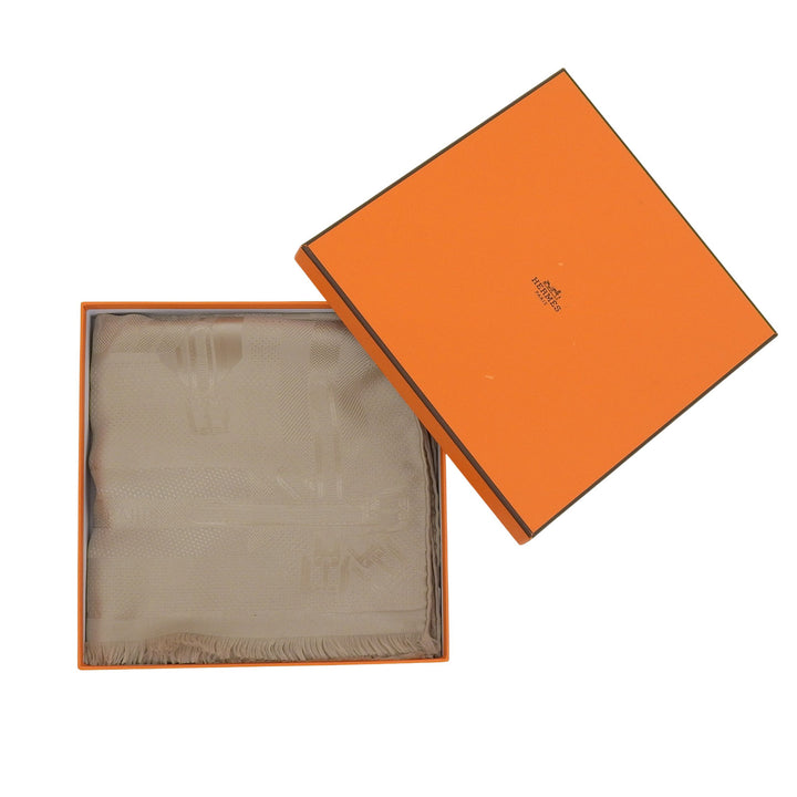 未使用品▲HERMES エルメス HTH2504 LES SANGLES レ サングル シルク100％ エシャルプ FOULARD フリンジ付き ストール 箱付き イタリア製