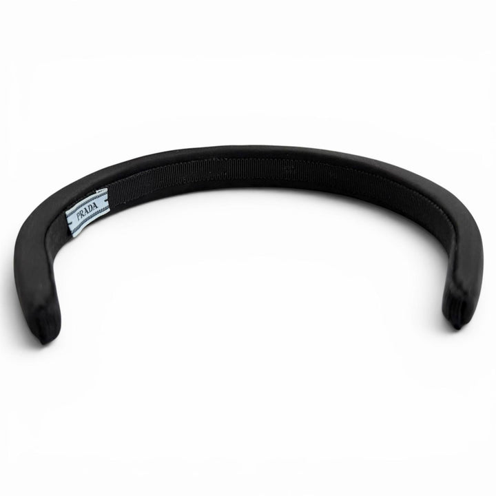 美品△PRADA プラダ 1IH020 トライアングルロゴ Re-Nyron カチューシャ ヘアアクセサリー ヘアバンド ブラック レディース 箱・保存袋付