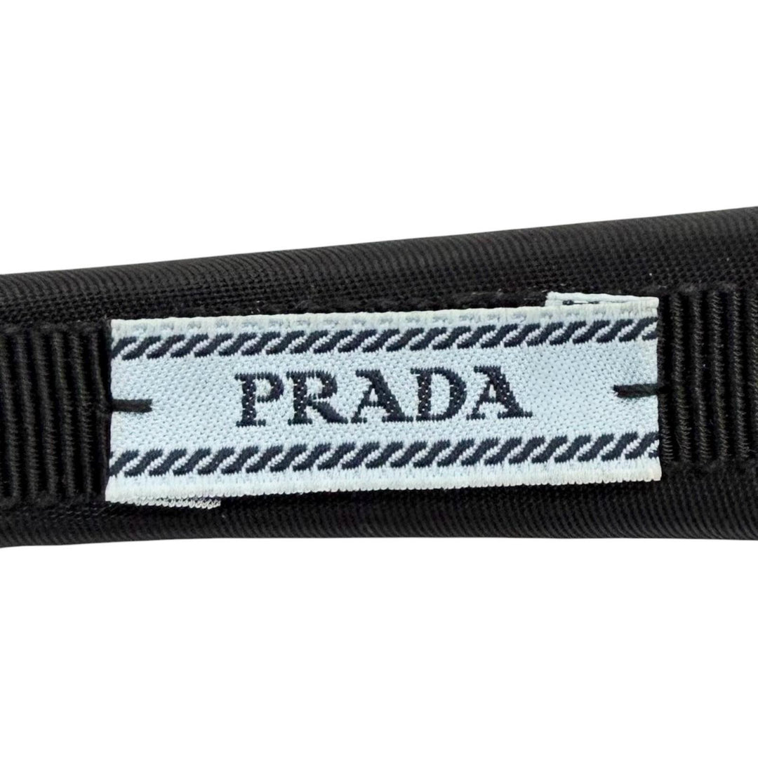 美品△PRADA プラダ 1IH020 トライアングルロゴ Re-Nyron カチューシャ ヘアアクセサリー ヘアバンド ブラック レディース 箱・保存袋付