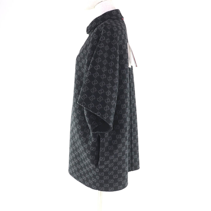 未使用品★GUCCI グッチ 25AW 789960 ウール シルク混 現行品 リバーシブル GG柄 半袖 コート 黒 38 ハンガー付 正規品 定価495000円