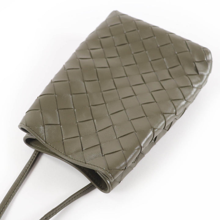 極美品☆BOTTEGAVENETA ボッテガヴェネタ イントレチャート レザー ショルダーバッグ カーキ 保存袋付き 伊製 レディース 定価170500円