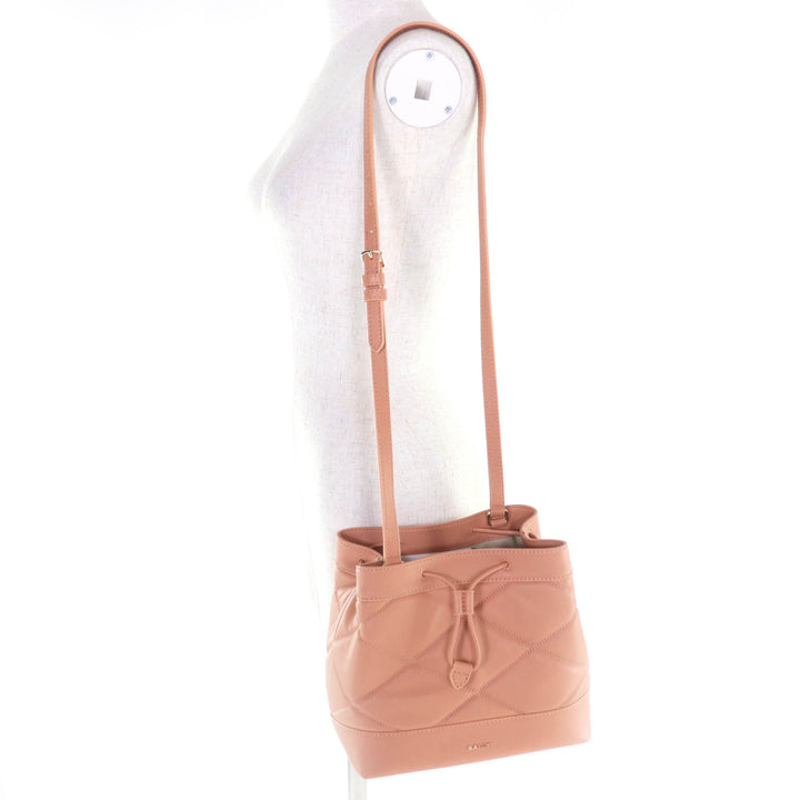 極美品◇BALLY バリー QUINCEY ロゴ金具付き キルティング レザー ショルダーバッグ ピンク系 ゴールド金具 保存袋付き 定価135300円