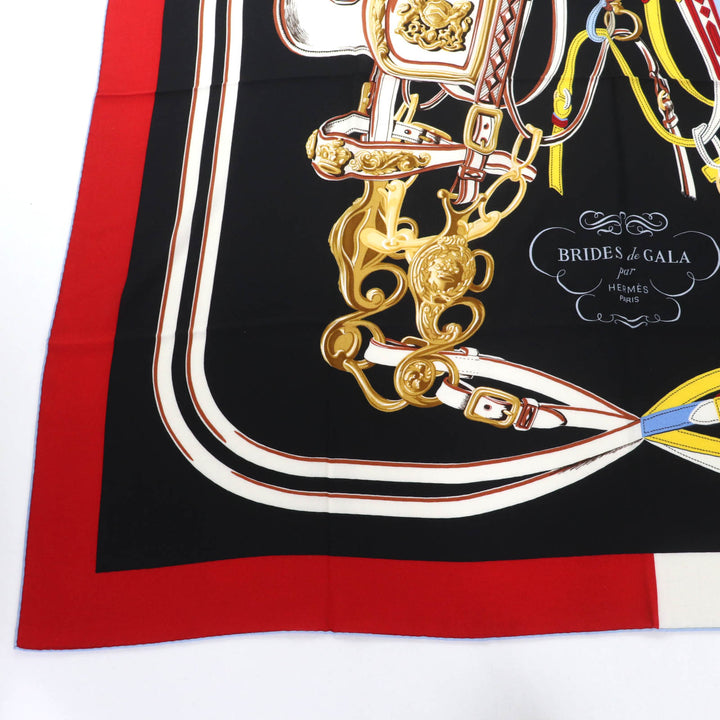 未使用品★HERMES エルメス カレジェアン カレ140 Brides de Gala Applique Pique カシミヤ シルク混 ROUGE/NOIR/BLEU スカーフ 箱付き