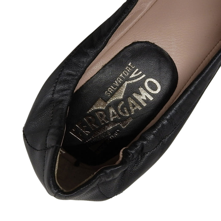 極美品▲Salvatore Ferragamo サルヴァトーレフェラガモ ガンチーニ金具付き レザー パンプス ブラック 7 イタリア製 レディース