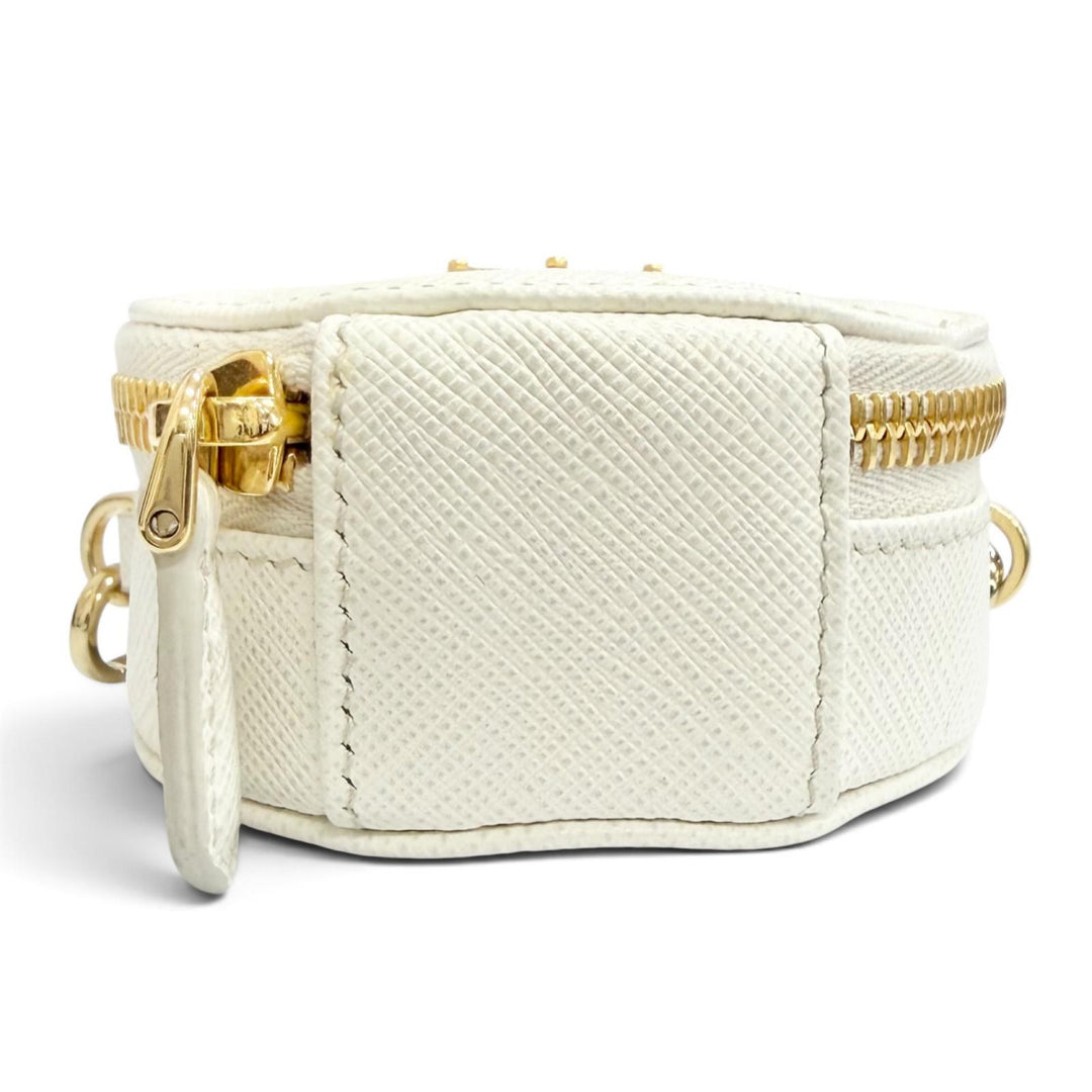 美品△PRADA プラダ 1NR023 サフィアーノレザー トライアングルロゴ チェーンショルダー ラウンド ミニ ポーチ ホワイト ゴールド金具