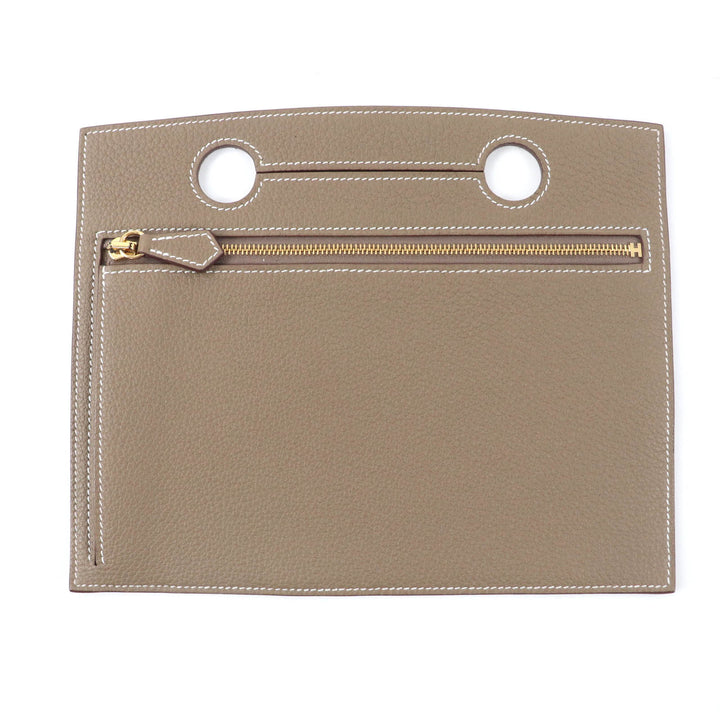 極美品★HERMES エルメス エトゥープ トゴ ゴールド金具 ZIP付き レザー バッグポケット U刻印 箱・保存袋付き フランス製 レディース