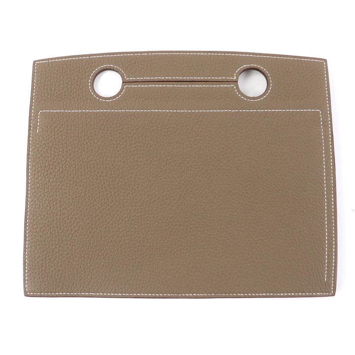 極美品★HERMES エルメス エトゥープ トゴ ゴールド金具 ZIP付き レザー バッグポケット U刻印 箱・保存袋付き フランス製 レディース