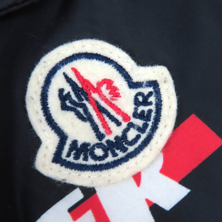 美品△MONCLER モンクレール WILSON ウィルソン ロゴプリント ロゴワッペン フード付 ダウンジャケット ブラック レッド ブルー 3 正規品