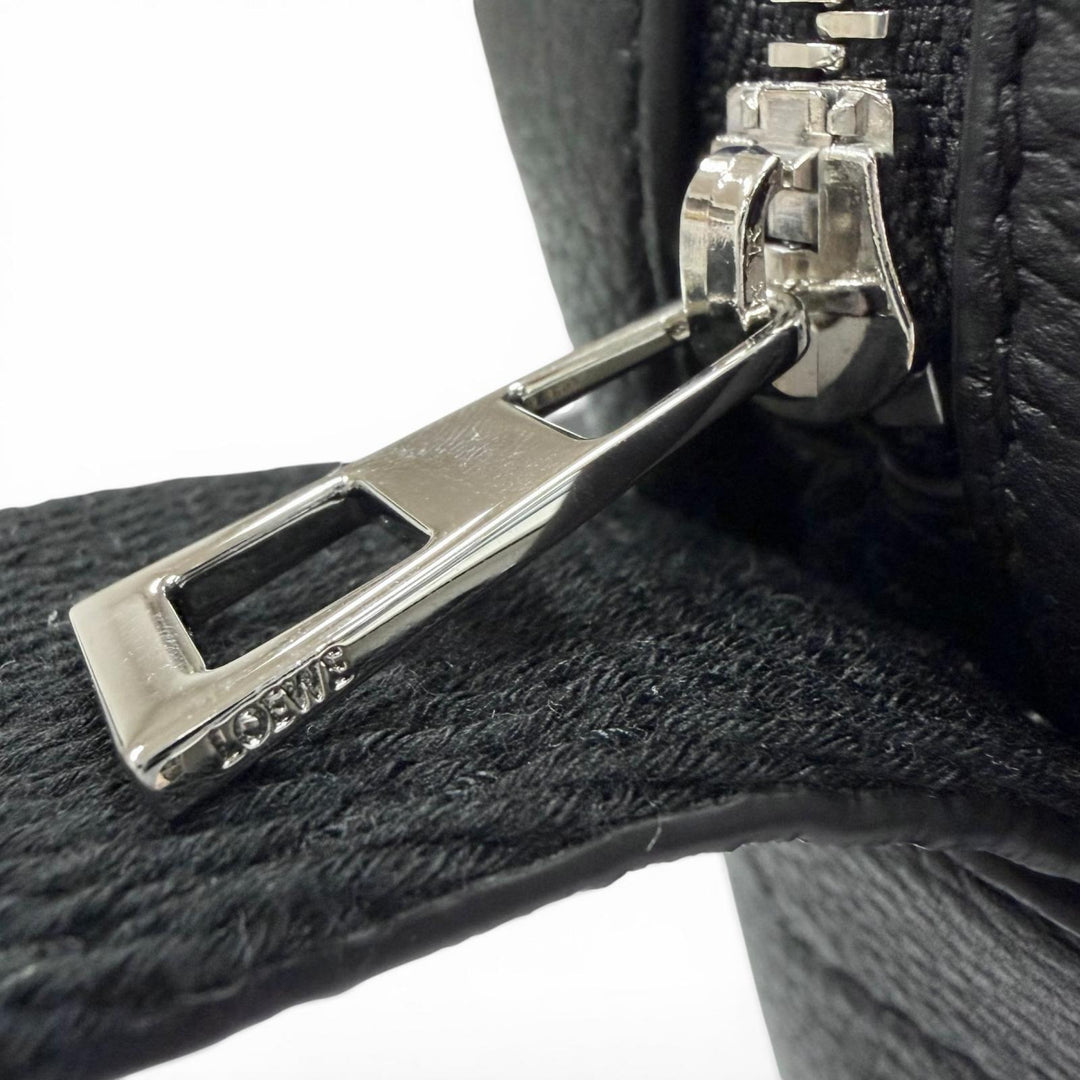 極美品▼LOEWE ロエベ B553A72X22 レザー アナグラムロゴ ミリタリーメッセンジャー ショルダーバッグ ブラック XS メンズ 定価276100円