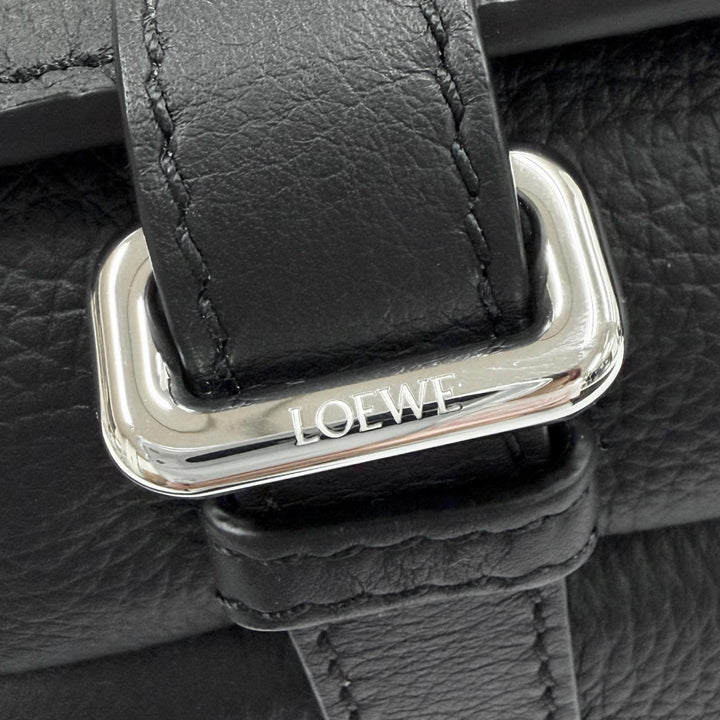 極美品▼LOEWE ロエベ B553A72X22 レザー アナグラムロゴ ミリタリーメッセンジャー ショルダーバッグ ブラック XS メンズ 定価276100円