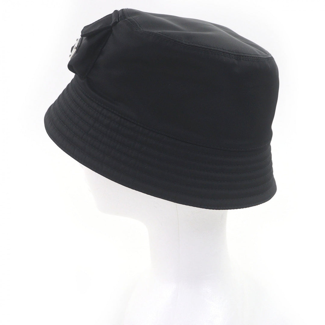 極美品□PRADA プラダ 2HC350 Re-Nylon トライアングルロゴ 三角プレート バケットハット 帽子 ブラック L イタリア製 正規品 メンズ