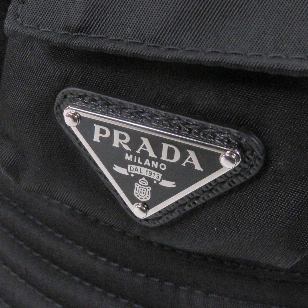 極美品□PRADA プラダ 2HC350 Re-Nylon トライアングルロゴ 三角プレート バケットハット 帽子 ブラック L イタリア製 正規品 メンズ