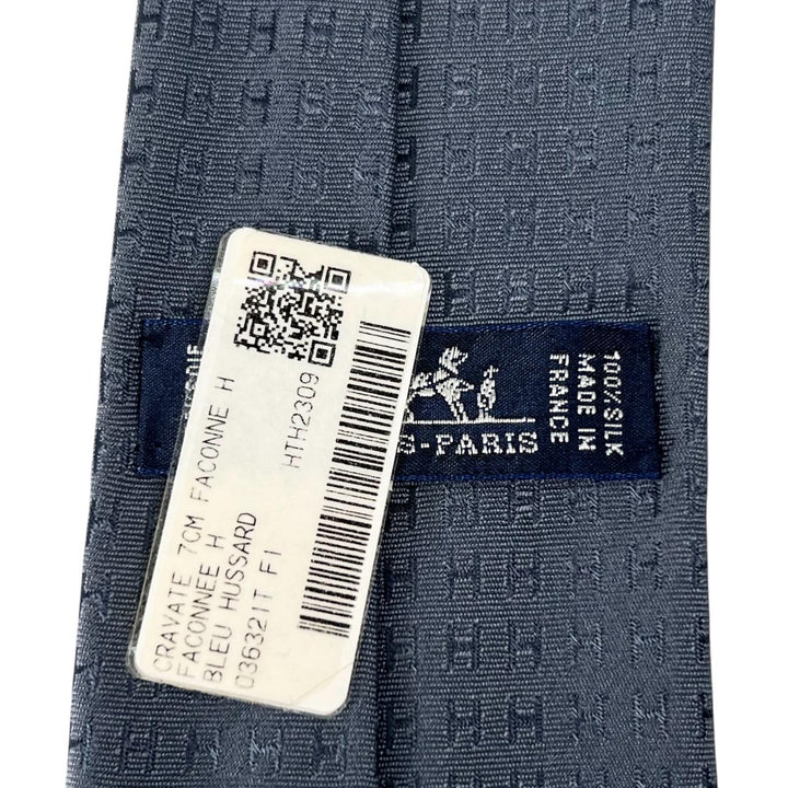 未使用品▲HERMES エルメス 2023年製 クラヴァット シルク100％ ブルーユサール H織りタイ ファソネH ネクタイ 箱付き フランス製 メンズ