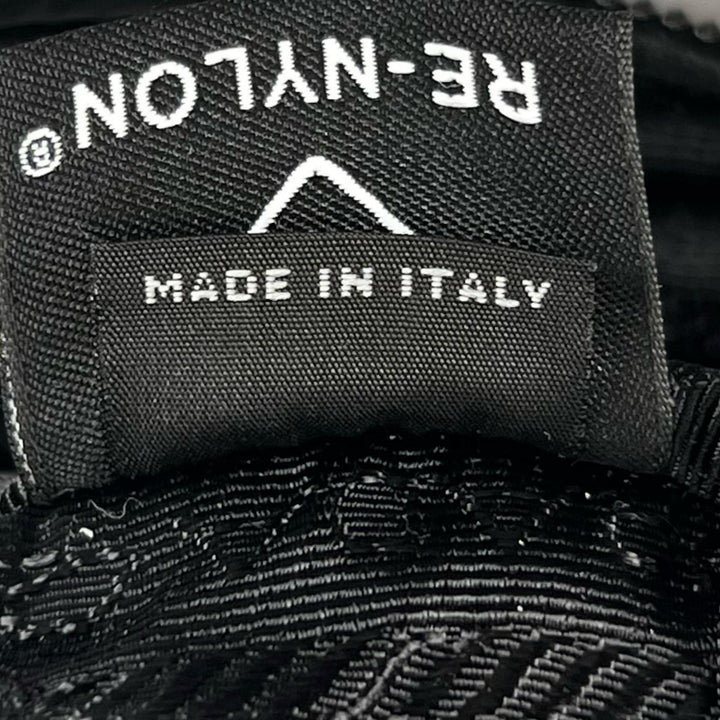 極美品▲PRADA プラダ Re-Nylon トライアングルロゴ コスメポーチ ナイロンポーチ ブラック イタリア製 レディース 箱付き