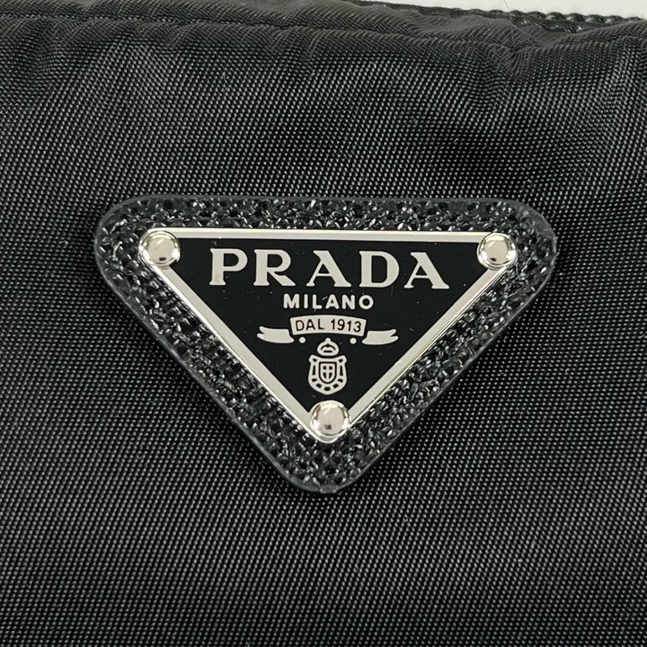 極美品▲PRADA プラダ Re-Nylon トライアングルロゴ コスメポーチ ナイロンポーチ ブラック イタリア製 レディース 箱付き