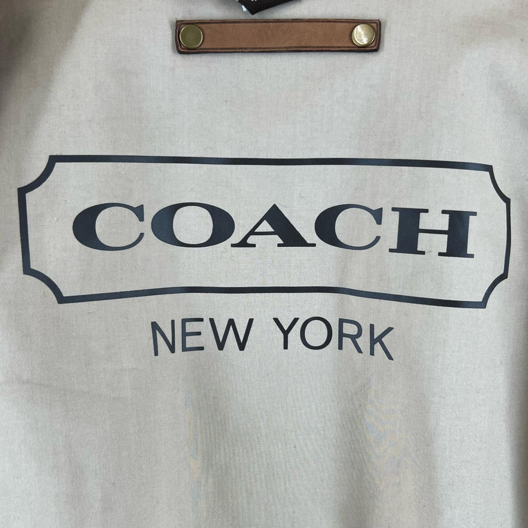 未使用品▲COACH コーチ コットン100% レザー使い ロゴボタン 襟切替 裏地ロゴ ステンカラーコート ベージュ S 正規品 メンズ