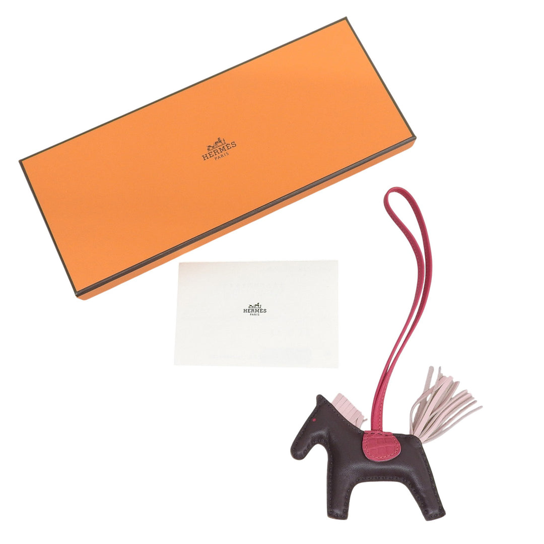 美品▲HERMES ロデオチャームPM タッチ アニョーミロ アリゲーターマット ルージュセリエ ローズサクラ フランボワーズ チャーム Y刻印