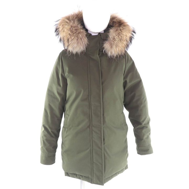 美品★Pyrenex ピレネックス BORDEAUX ラクーンファー・フード・ロゴワッペン付 比翼仕立て ダウンコート カーキ 38 ブルガリア製 正規品