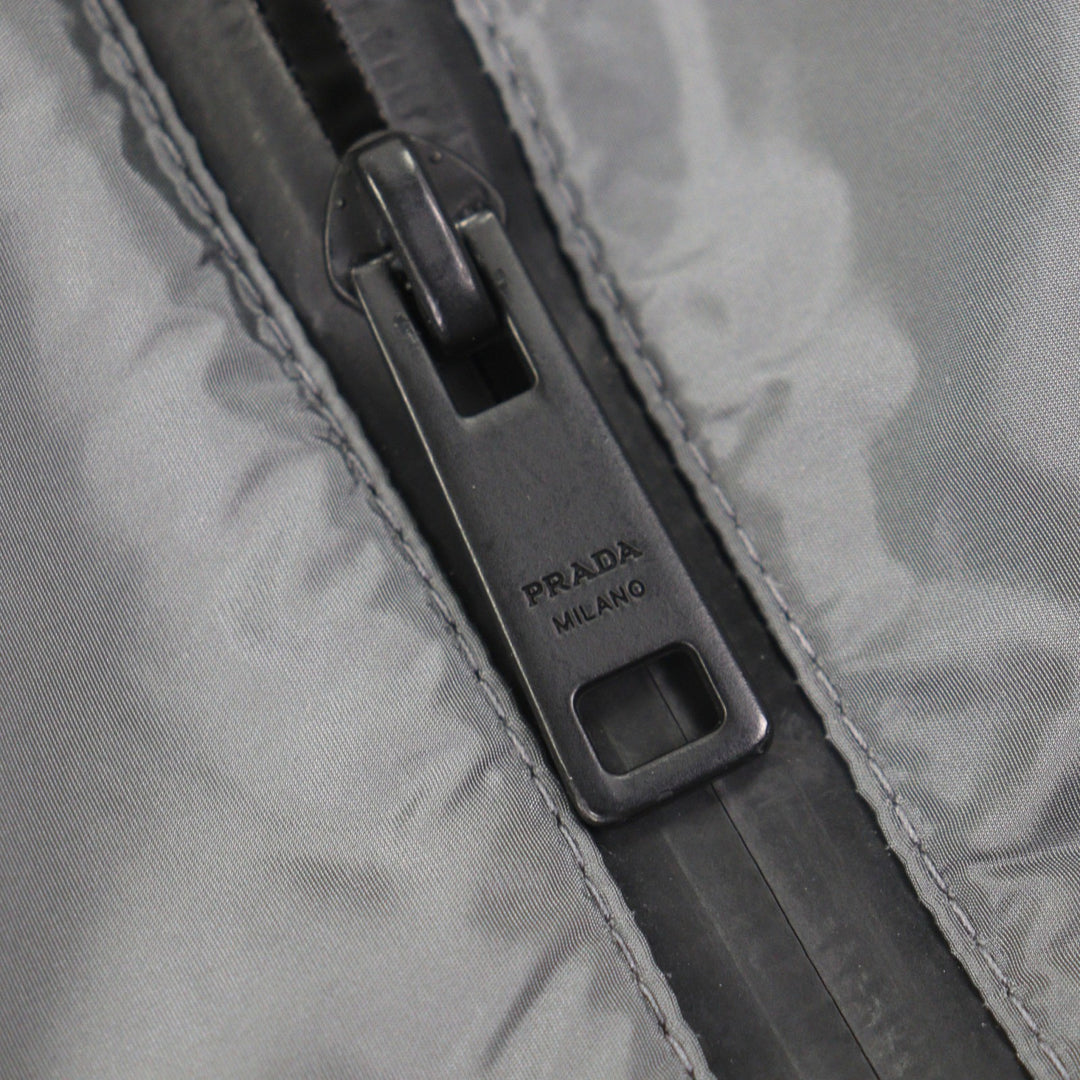 美品▼PRADA プラダ SJC547 スタンドカラー 切替デザイン ZIP トラックジャケット ブルゾン ナイロンジャケット グレー XL 正規品 メンズ