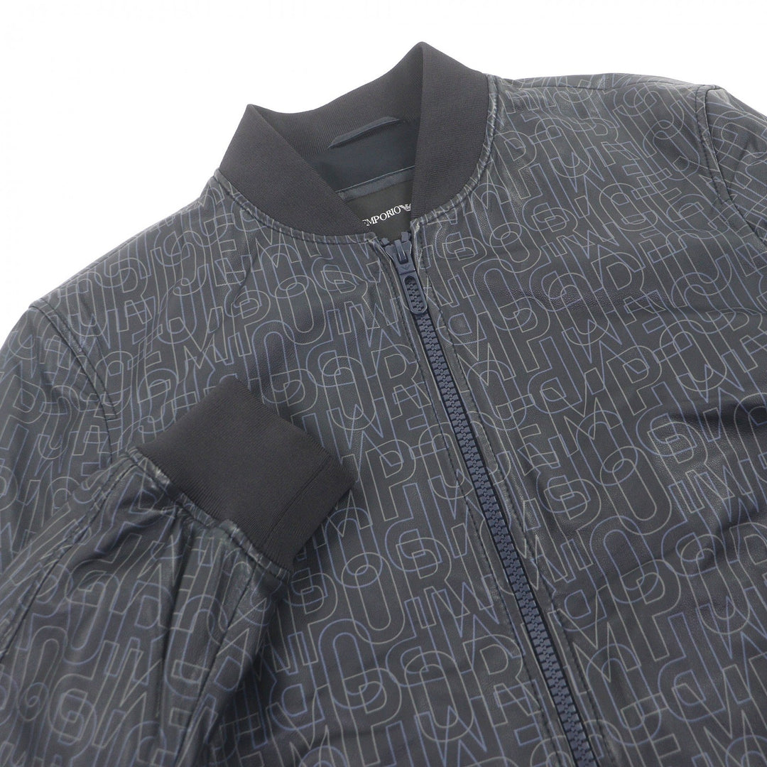 美品□EMPORIO ARMANI エンポリオ アルマーニ 2019年製 羊革 黒タグ ロゴ総柄 ブルゾンジャケット レザージャケット グレー 46 正規品