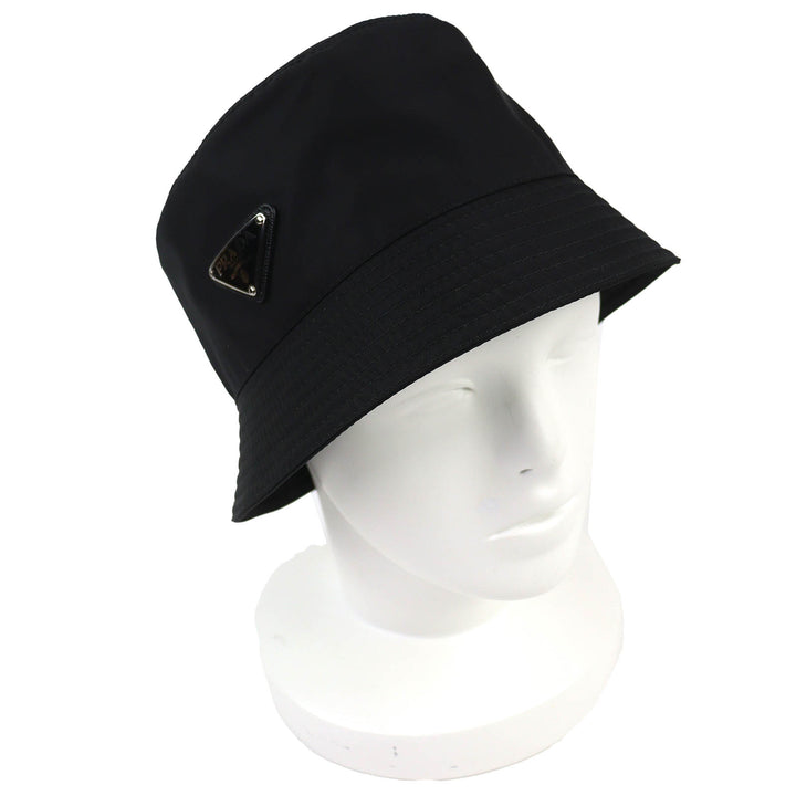 美品△PRADA プラダ 1HC137 トライアングルロゴ RE-NYLON バケットハット 帽子 ブラック S イタリア製 正規品 レディース