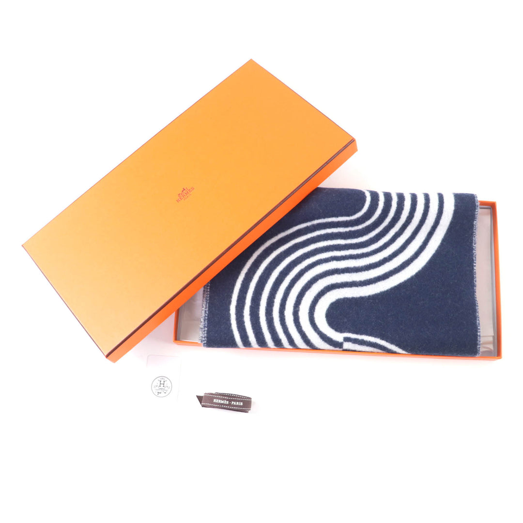 極美品★HERMES エルメス カザック・ヴァーグ カシミヤ100％ フリンジ付き マフラー ネイビー ホワイト 箱付き 英国製 レディース
