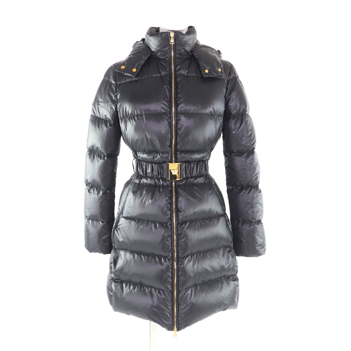 極美品★VERSACE ヴェルサーチ 2024年製 1007656 ベルト付 メデューサ ZIP UP ダウンコート ブラック 36 ハンガー・ガーメント付 正規品