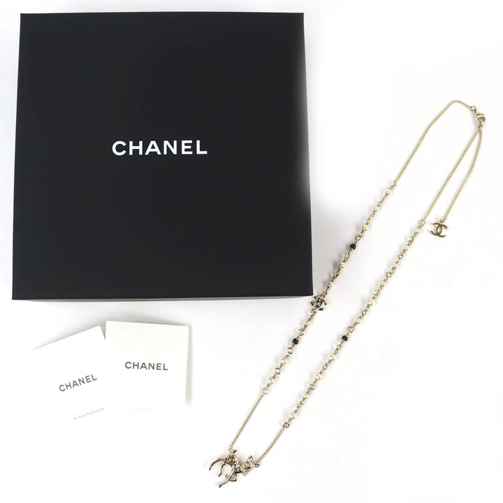 極美品△CHANEL シャネル 2026年製 バンビ ココマーク ラインストーン フェイクパール ネックレス ゴールド 箱・ケース付き レディース