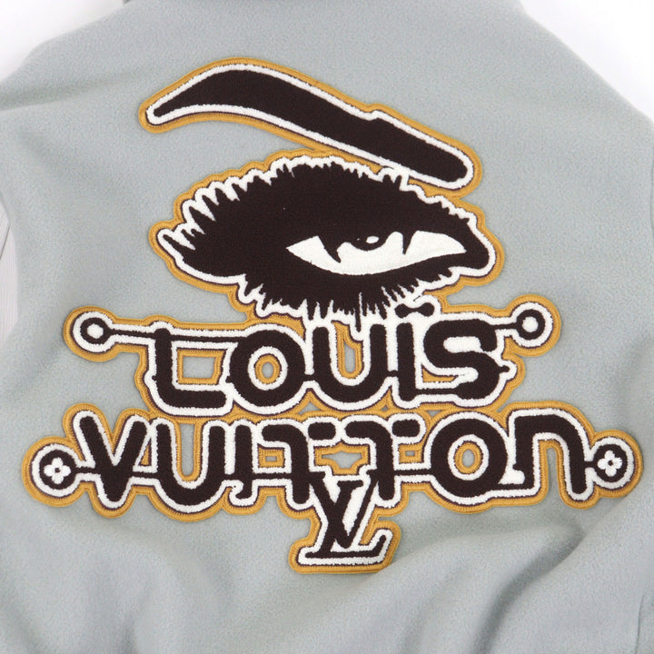 極美品□LOUIS VUITTON ルイヴィトン 23AW ワッペン付き 袖レザー スタジャン ブルーグレー ホワイト 46 イタリア製 正規品 メンズ