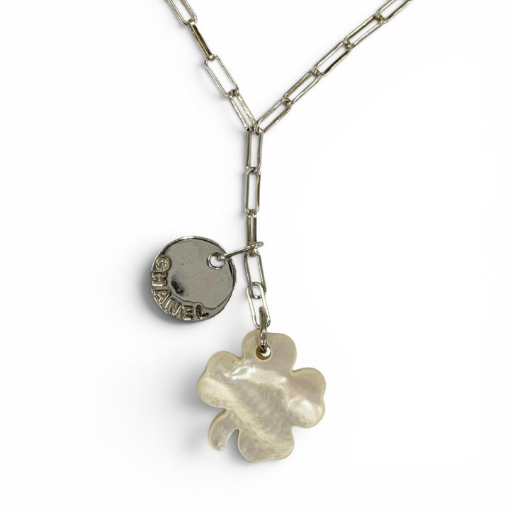美品☆CHANEL シャネル 925 シェル クローバー ロゴ入り ペンダント ネックレス アクセサリー シルバー 重量8.5g レディース