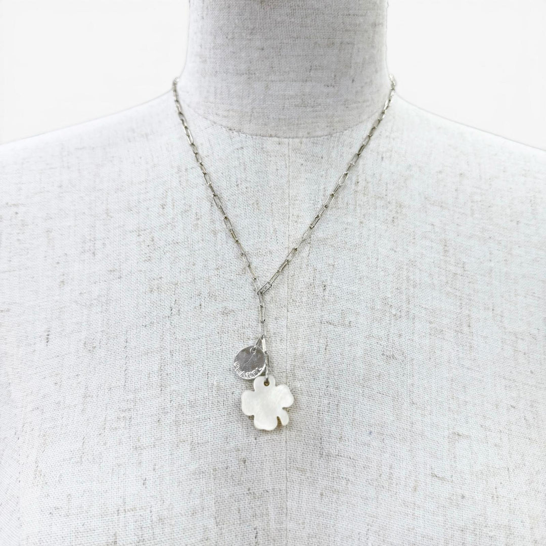 美品☆CHANEL シャネル 925 シェル クローバー ロゴ入り ペンダント ネックレス アクセサリー シルバー 重量8.5g レディース
