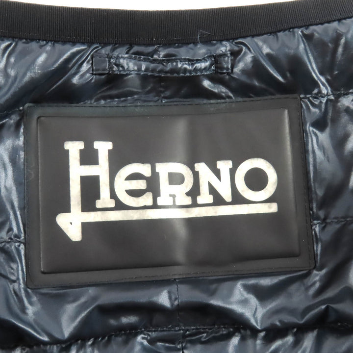 極美品△Herno ヘルノ PI1055D-12017 ロゴプレート ノーカラー ライト ダウンコート 軽量 ネイビー 38 正規品 イタリア製 レディース