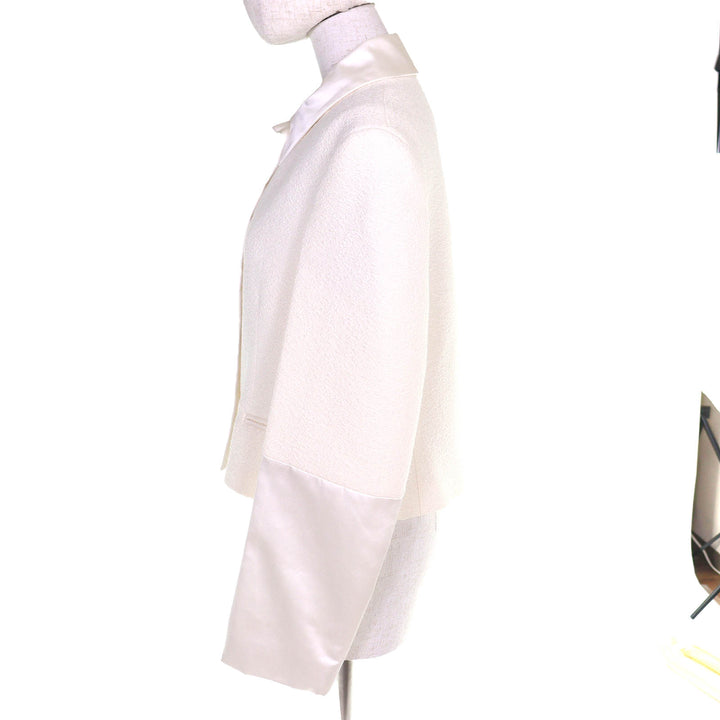 極美品△FERRAGAMO フェラガモ 0763654 ロゴボタン サテン切替 ウール ツイードジャケット ホワイト 40 ハンガー付き 正規品 レディース